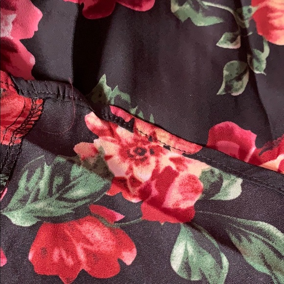 ❌DONATED❌Black Floral V-neck Versatile Tunic Top - Picture 9 of 9